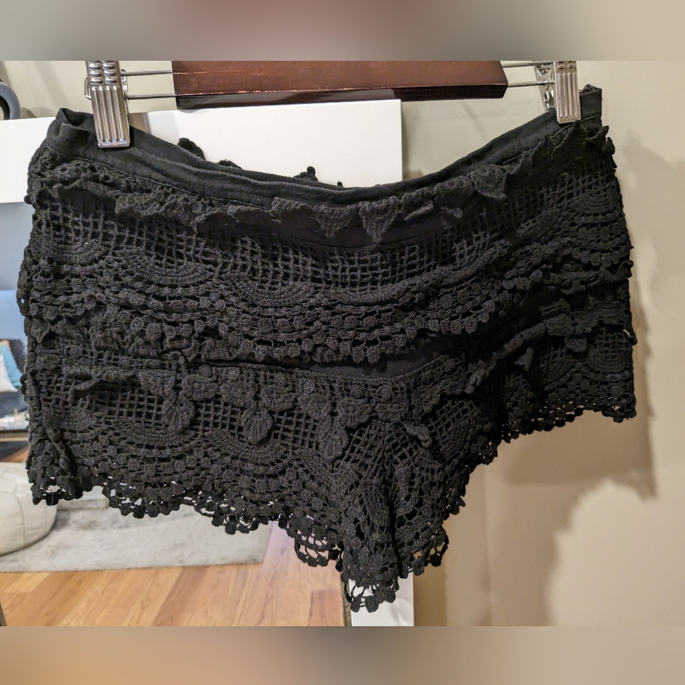 Lush Crocheted lace shorts